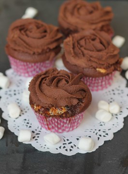 Mousse au Chocolat Cupcakes mit Marshmallows